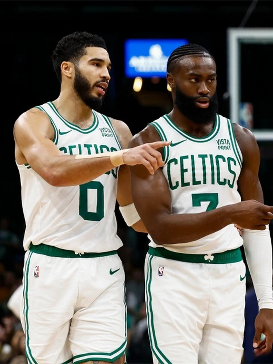 关于凯尔特人轻松战胜独行侠，豪取胜利的信息