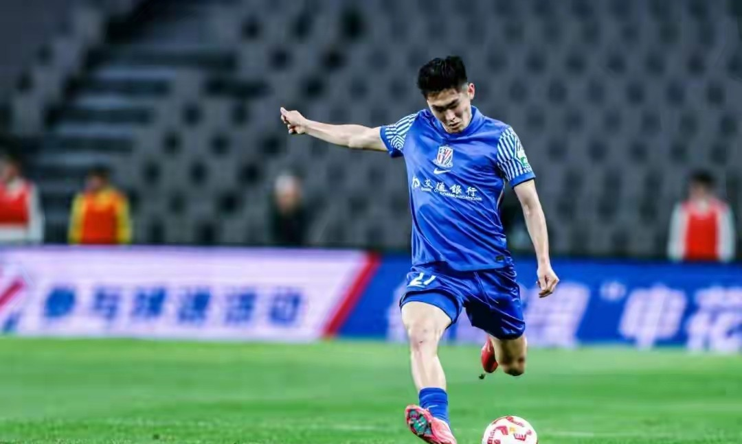 关于上海绿地申花主场失利，积分领先优势继续缩小的信息