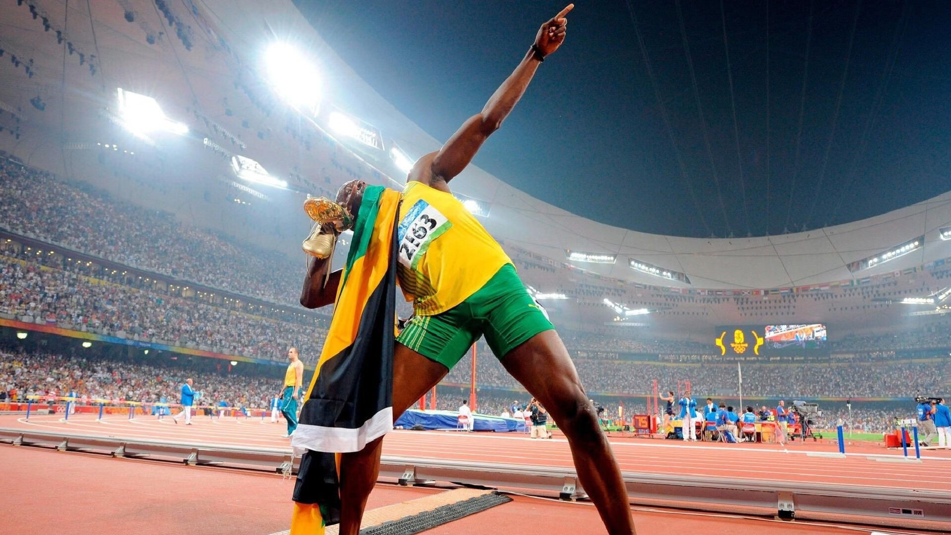 年度焦点之战之夜,克莱·汤普森一手掌控比赛走势