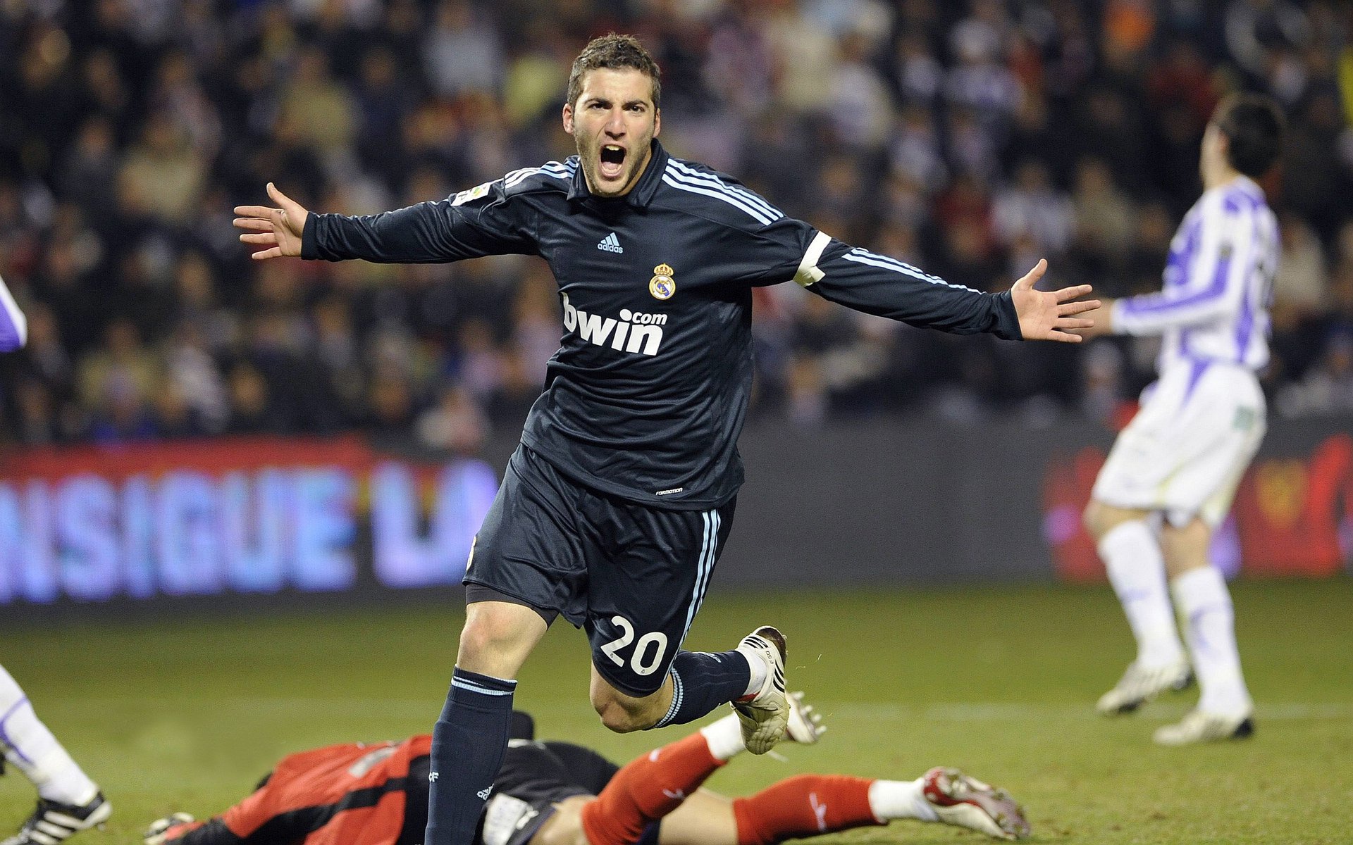 从戴维斯杯的绝地反击到美网的制胜一球，兹维列夫如何用逆转定义伟大