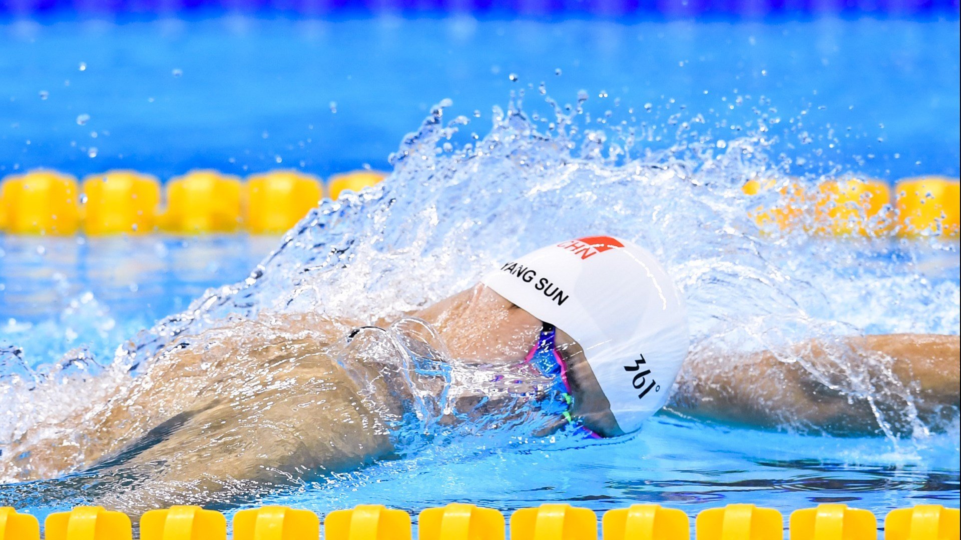 竞技之巅，日本队的完美合奏与陈雨菲的孤绝统治